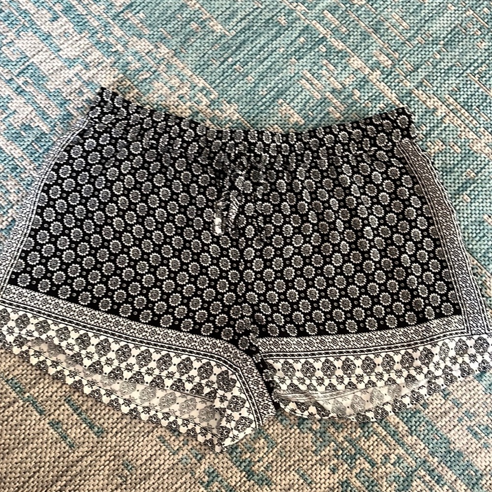 Bebop Shorts Size L Like New